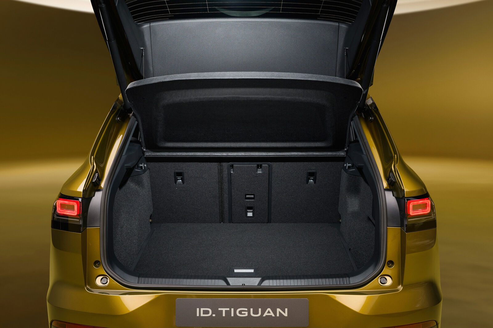 Volkswagen ID. Tiguan Global 2027 - interior, cargo area, Europe market