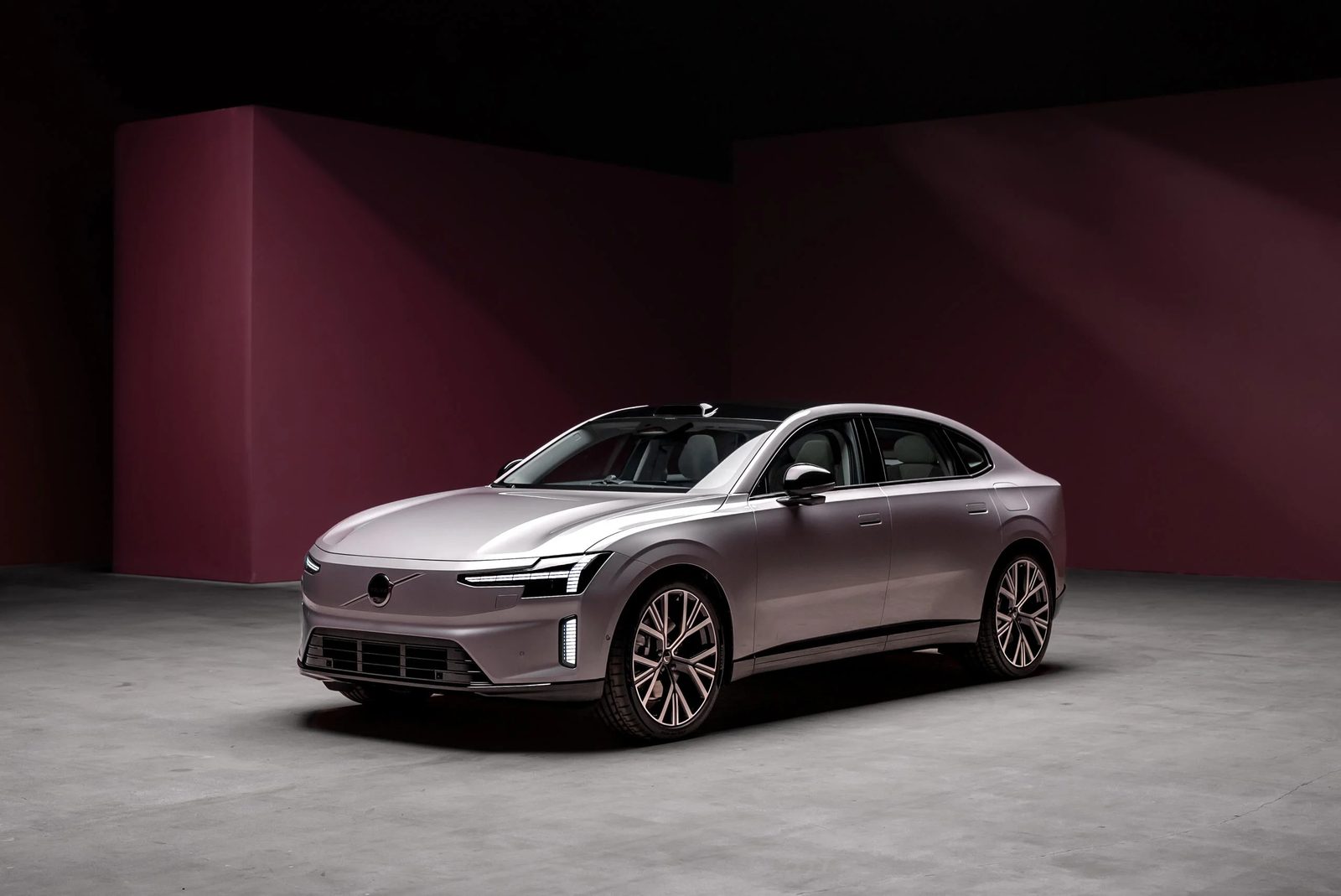 Volvo ES90 Global 2025 - main model photo, exterior, front three-quarter view, global market