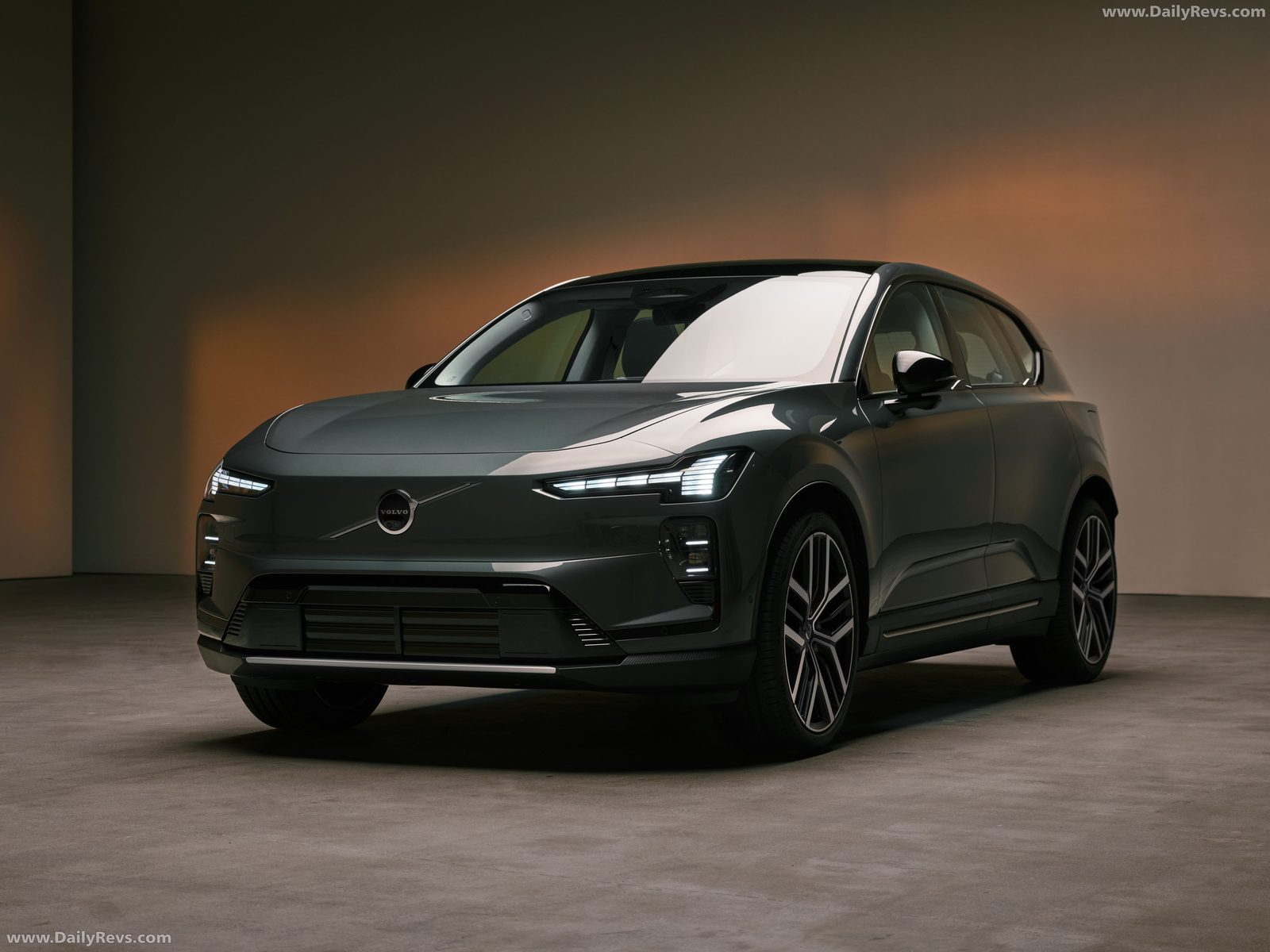Volvo EX60 Global - model photo
