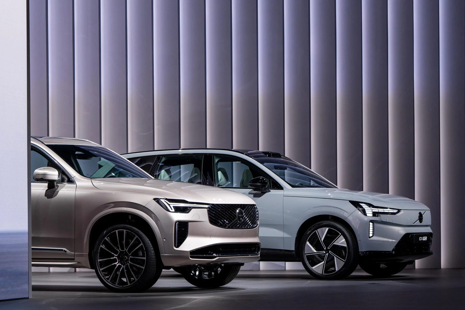 Volvo EX90 Global 2025 - exterior, side profile stage, Global reference / US official media page market