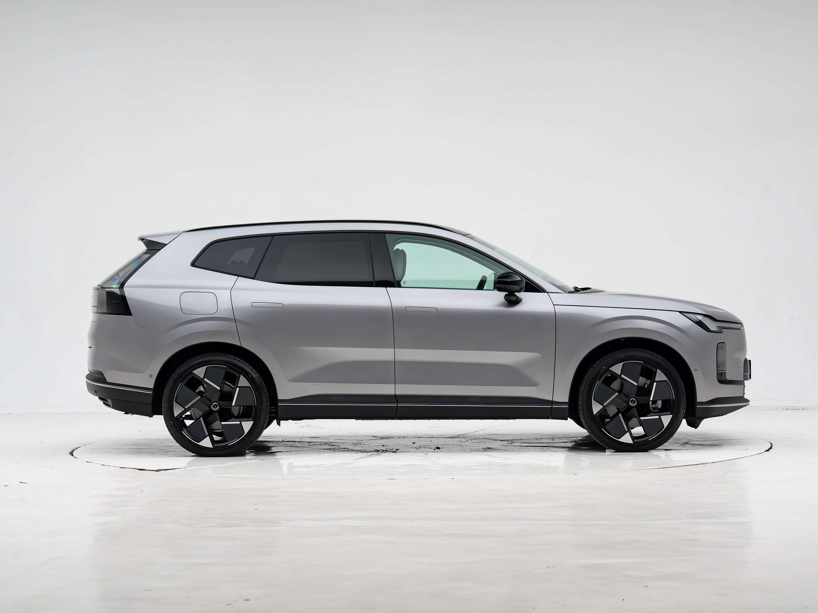 Volvo XC70 PHEV China 2026 - exterior, side view, China market