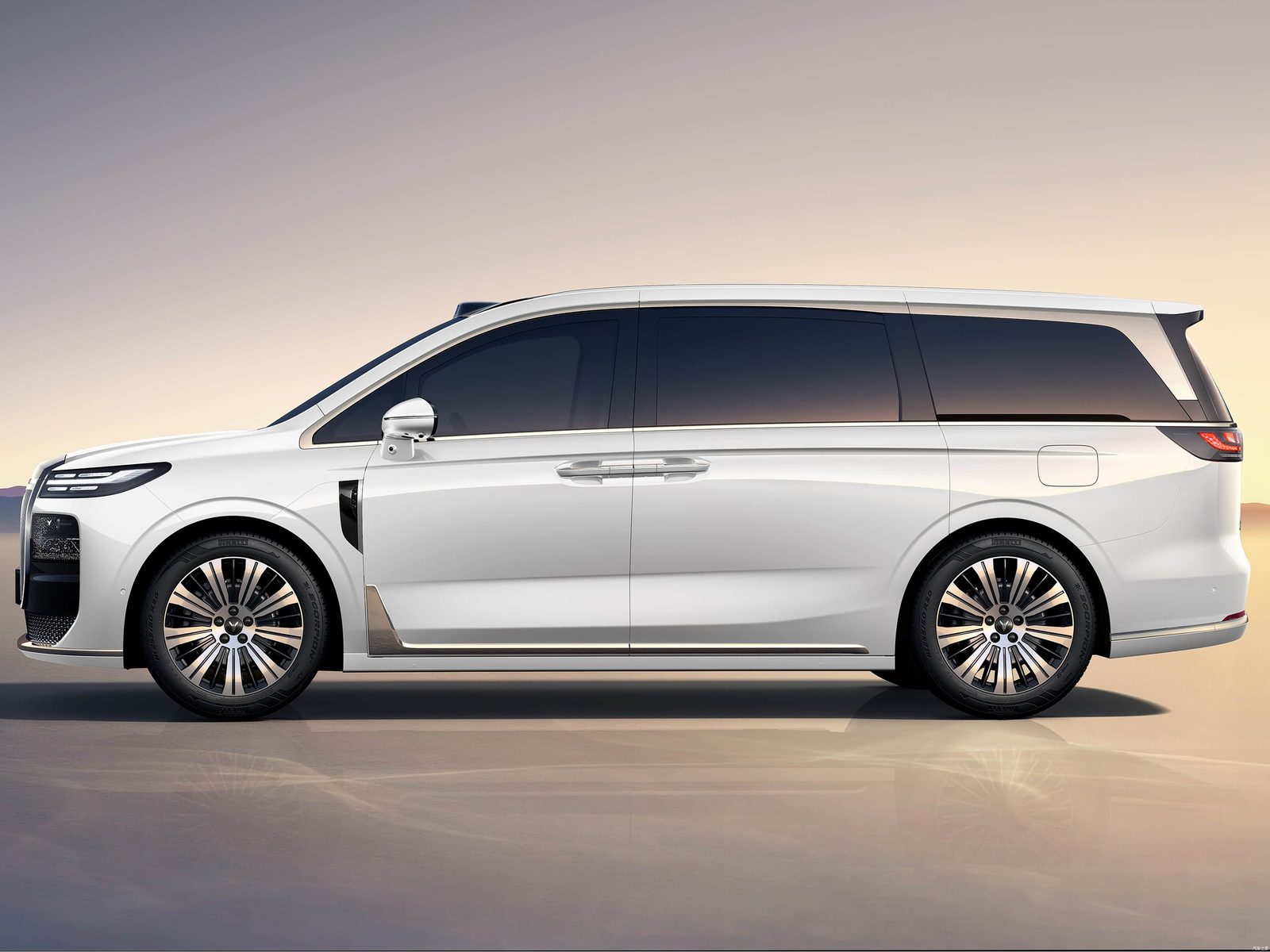 Voyah Dreamer 9 EV - exterior, side view, China pre-sale; Dreamer 9 EV/PHEV shared body and cabin market