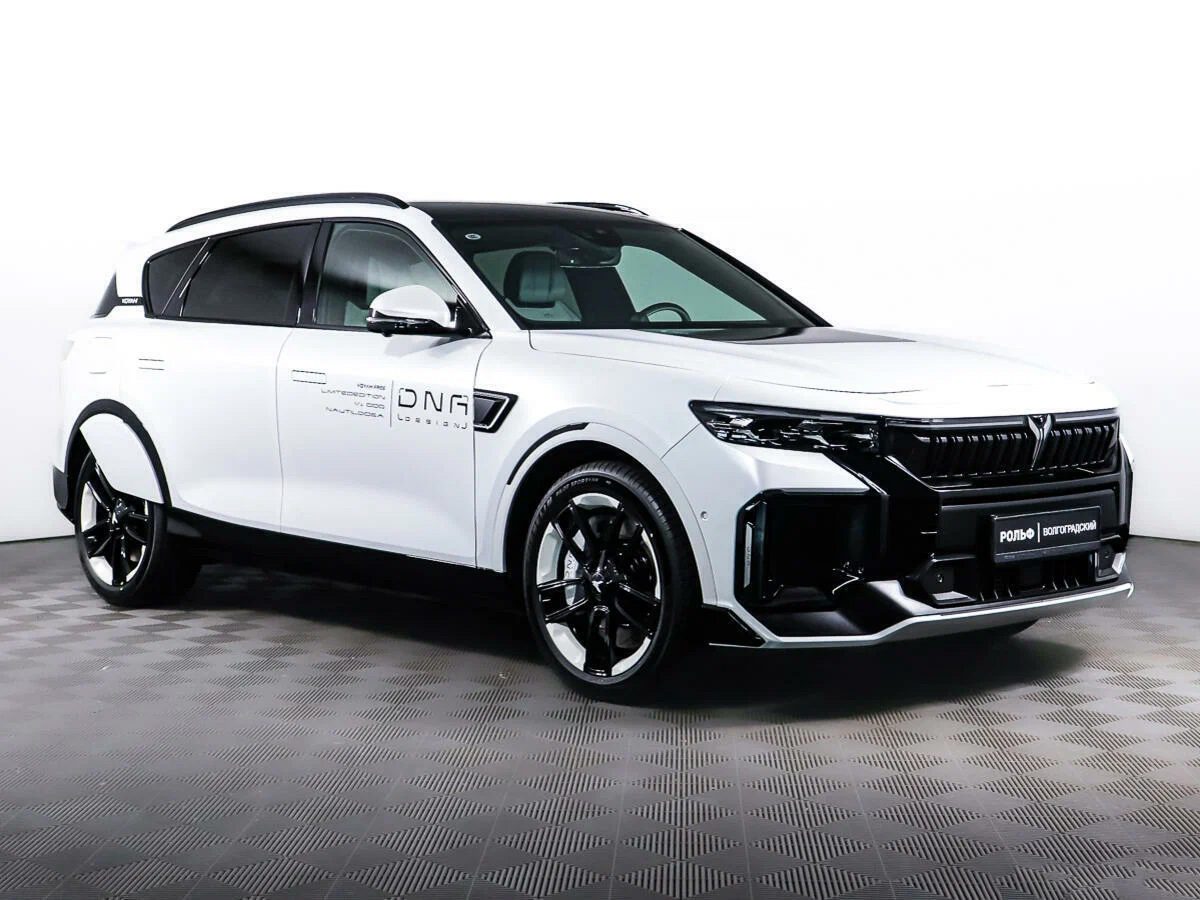 Voyah Free DNA EREV 2022 - exterior, front 3q white, China market