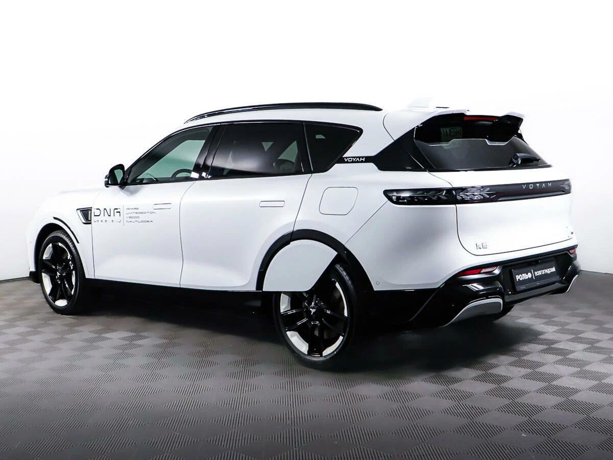 Voyah Free DNA EREV 2022 - exterior, rear 3q white, China market