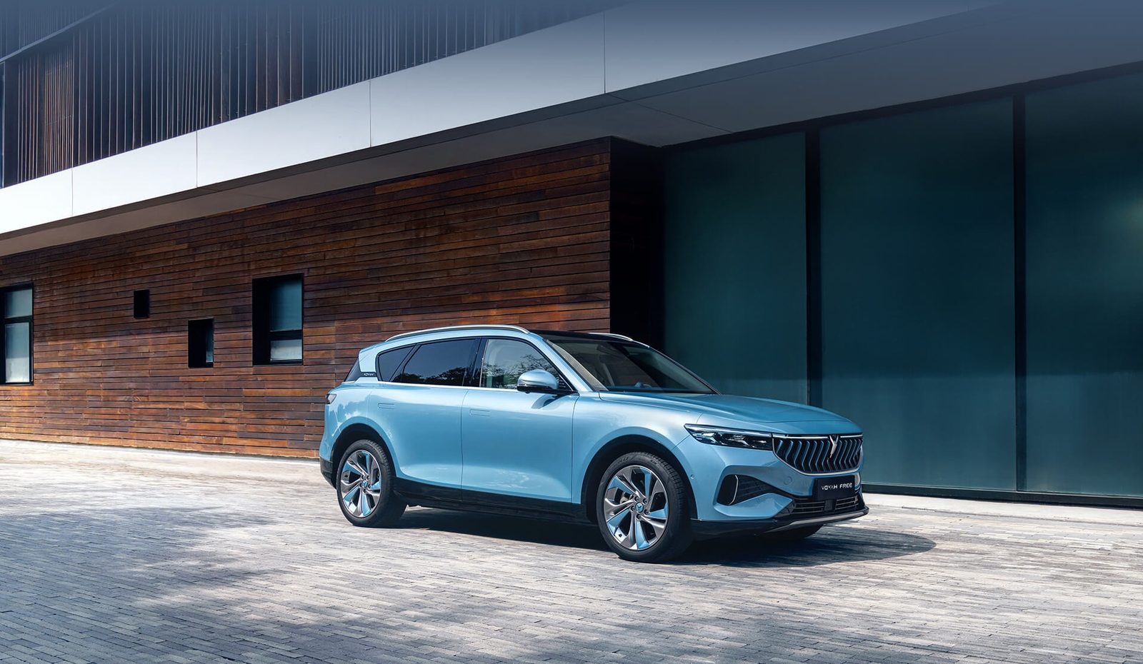 Voyah Free EREV Original 2021 China - exterior, building front 3q global, Dongfeng Global / VOYAH Free model-family reference market