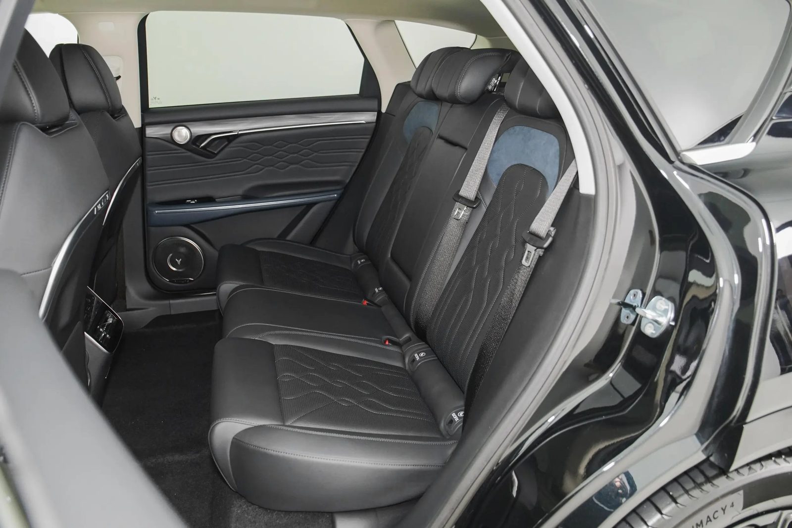 Voyah Free EREV Original 2021 China - interior, second row seats
