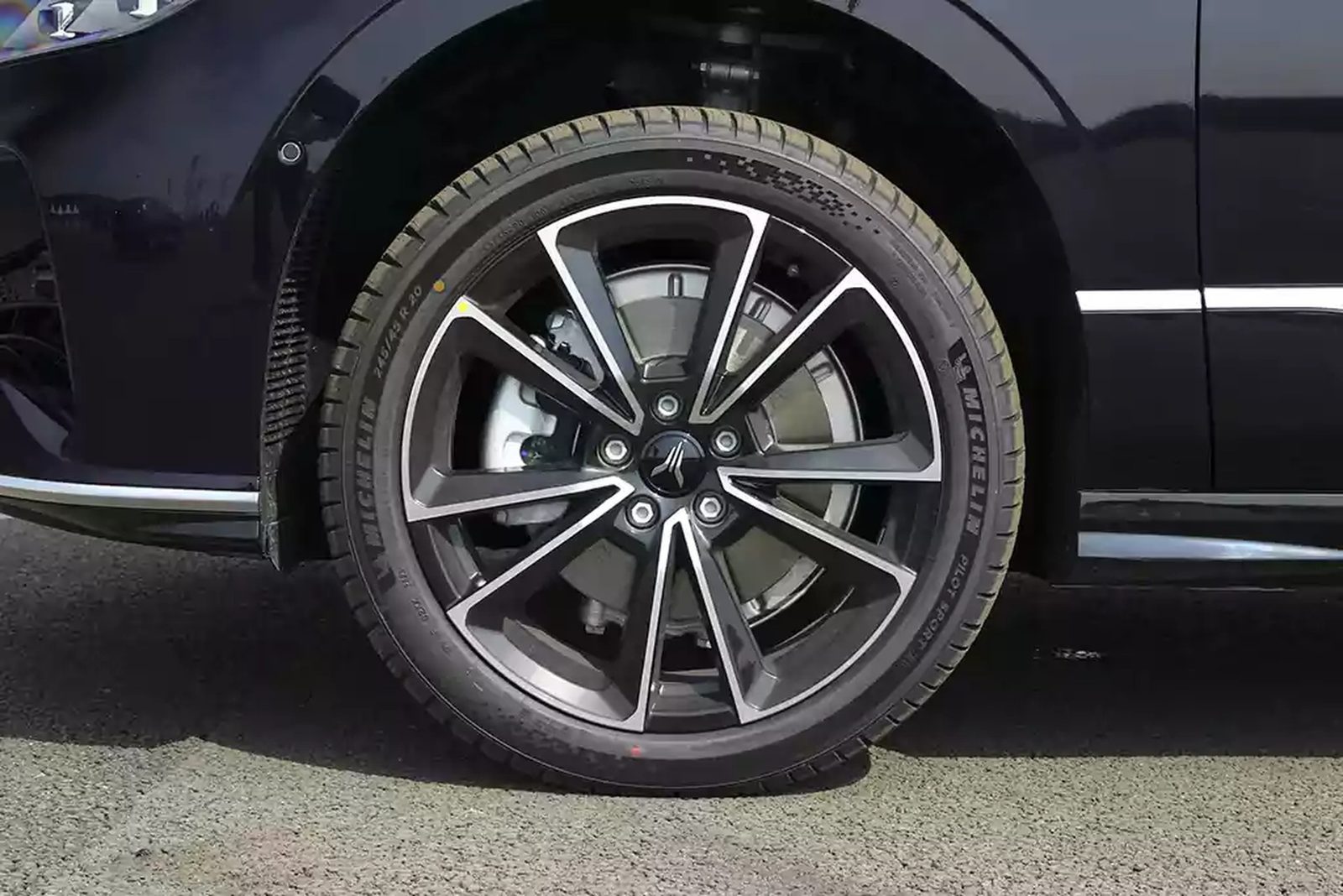 Voyah Passion EREV 2024 - exterior, wheel detail, CN market
