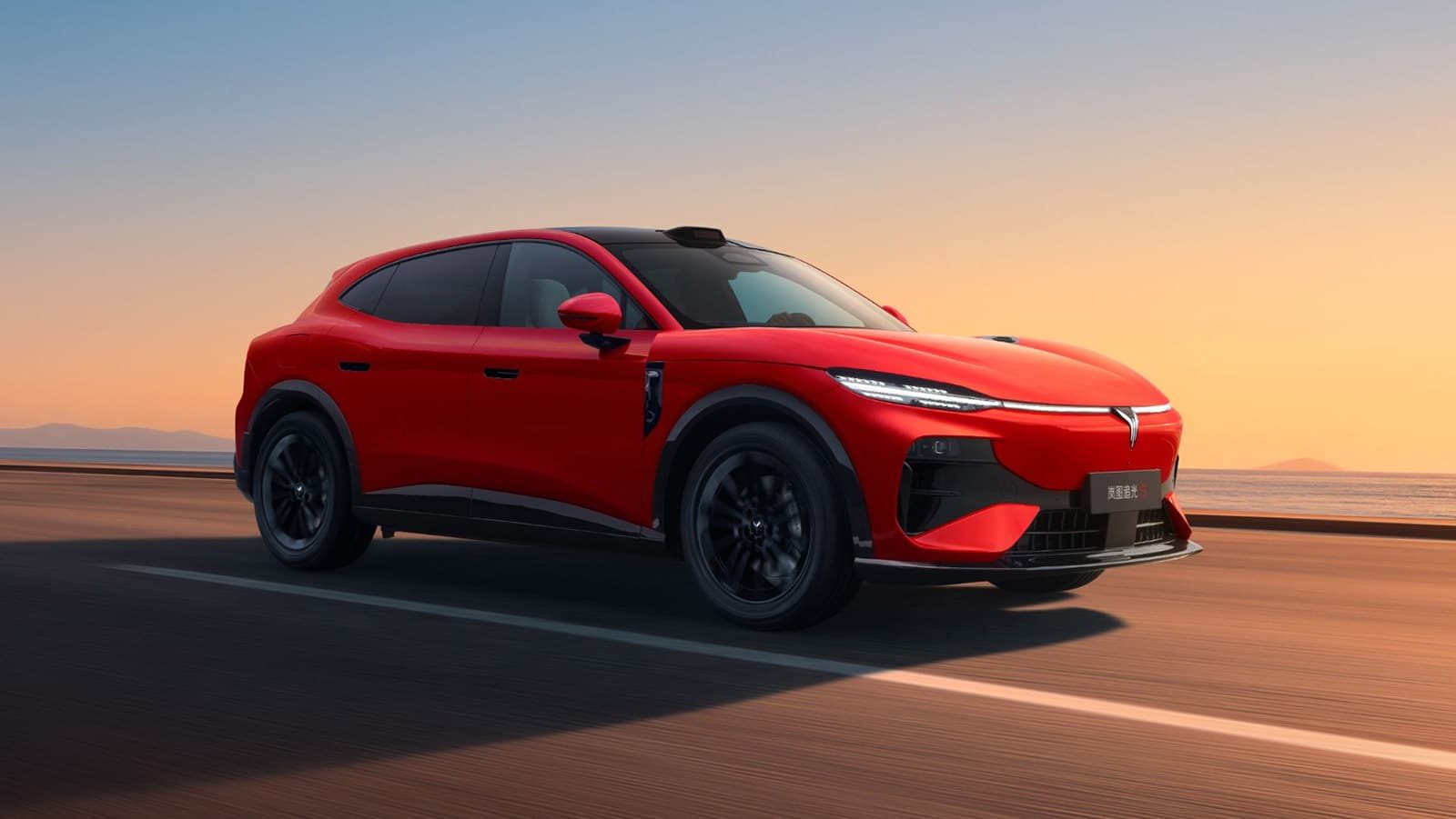 Voyah Passion S EV 2026 - exterior, front 3q driving