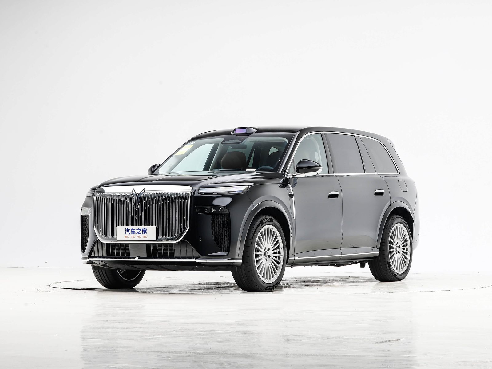 Voyah Taishan EV 2026 - main model photo, exterior, front three-quarter view, china_reference market