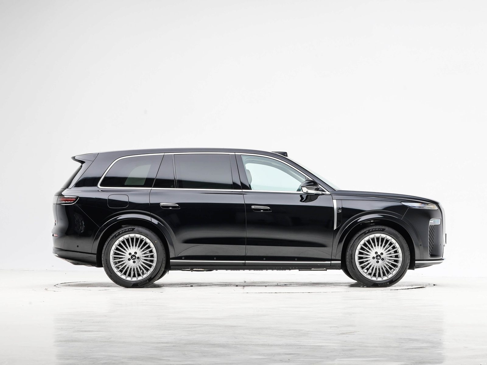 Voyah Taishan EV 2026 - exterior, rear 3q alt, china_reference market