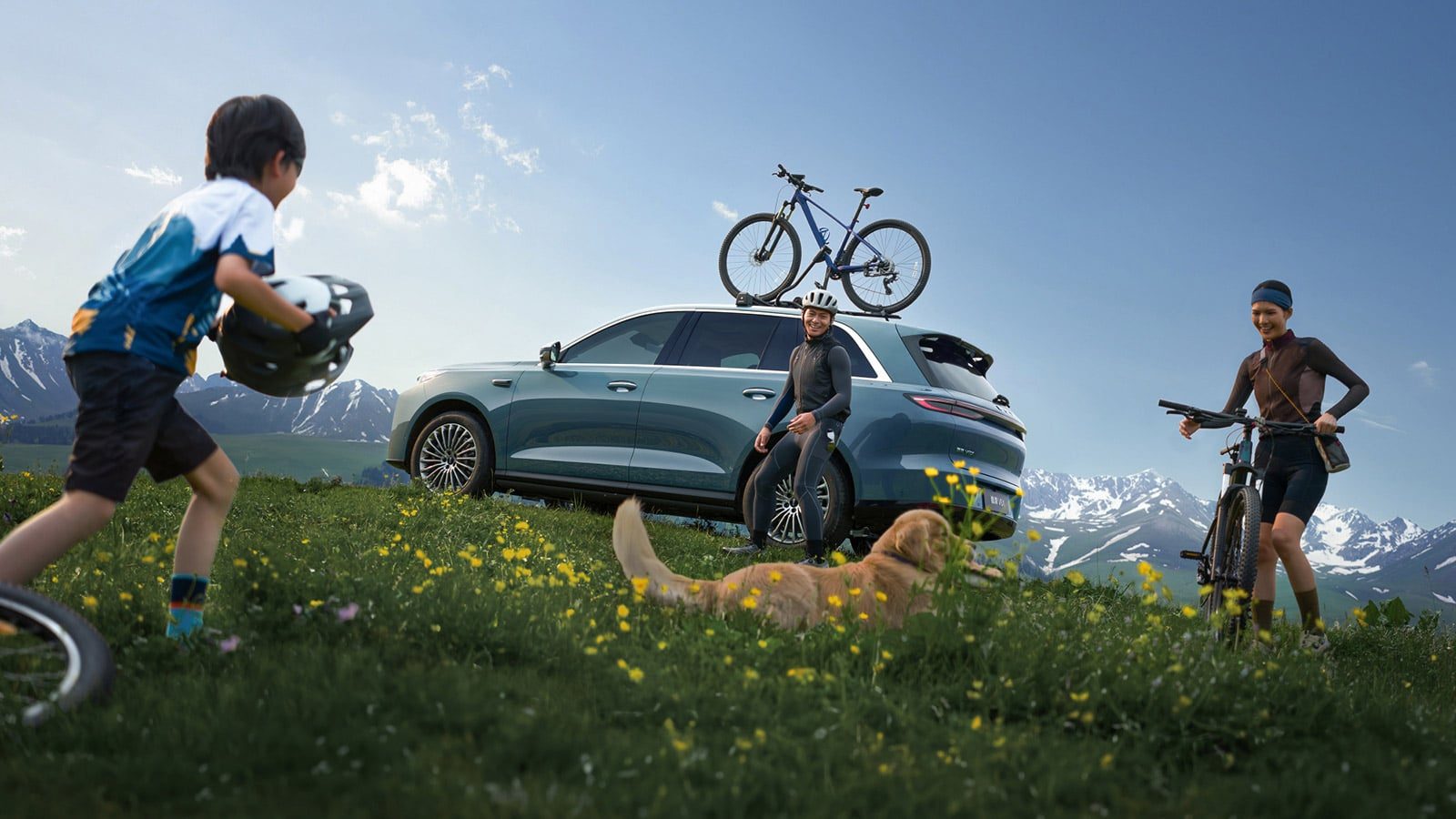 Wey V8X PHEV 2026 - exterior, camping roof bikes, China pre-order reference market