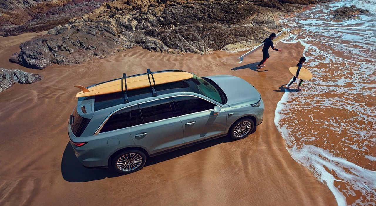 Wey V8X PHEV 2026 - exterior, aerial roof rack detail, China pre-order reference market
