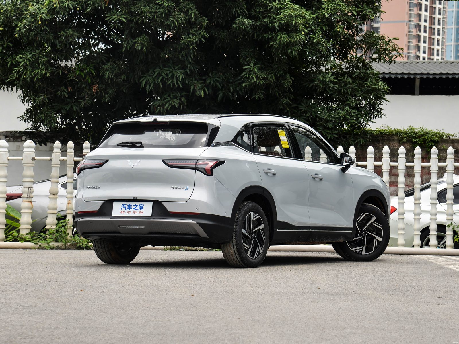 Wuling Starlight S EV 2025 - exterior, rear three-quarter view, China market