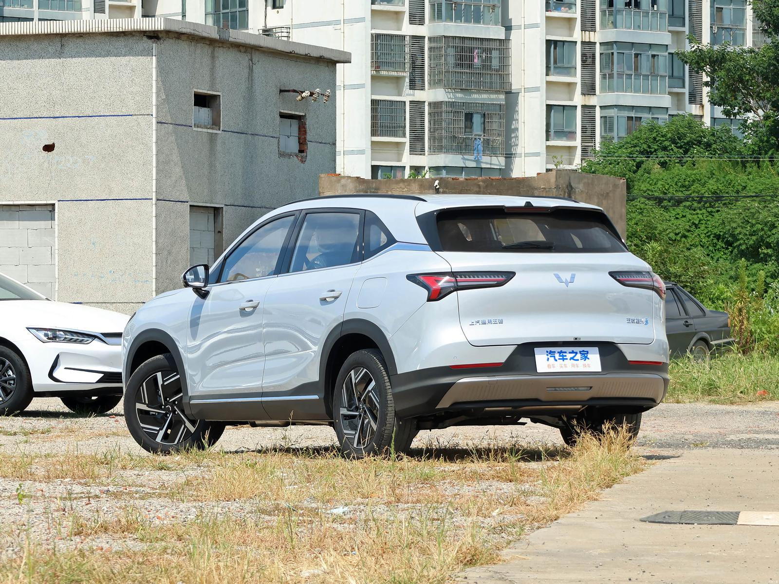 Wuling Starlight S PHEV 2025 - exterior, rear three-quarter view, China market
