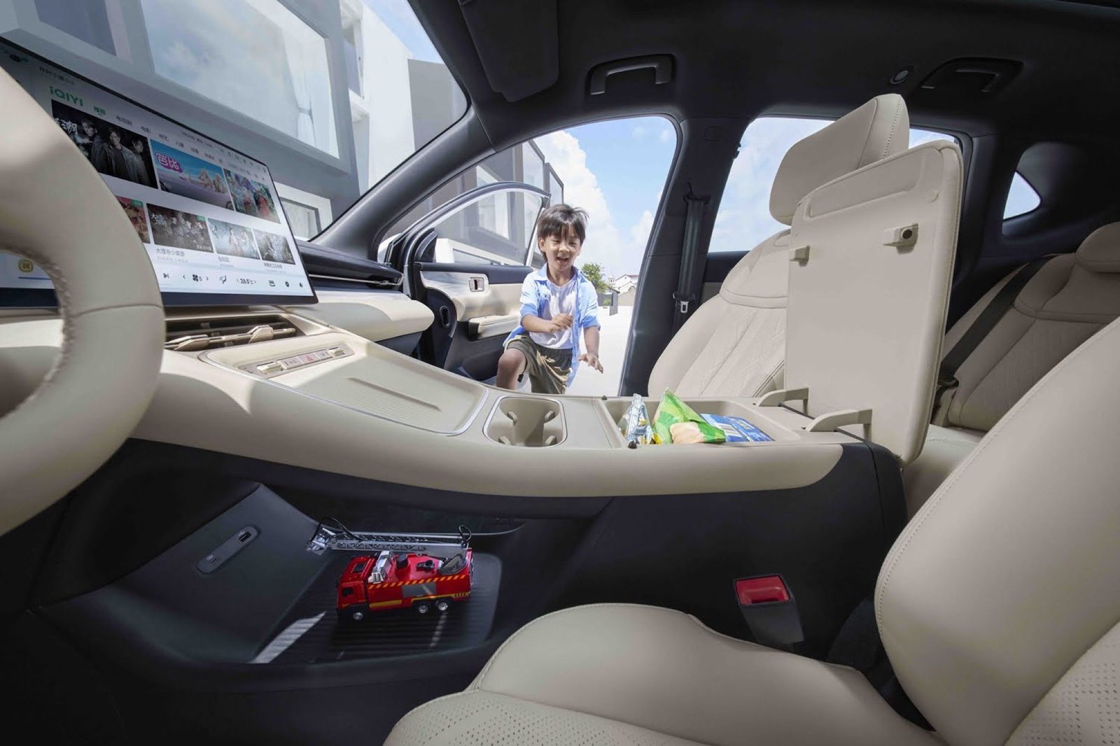 Wuling Starlight S PHEV 2024 — интерьер, второй ряд сидений, рынок internal_mvp