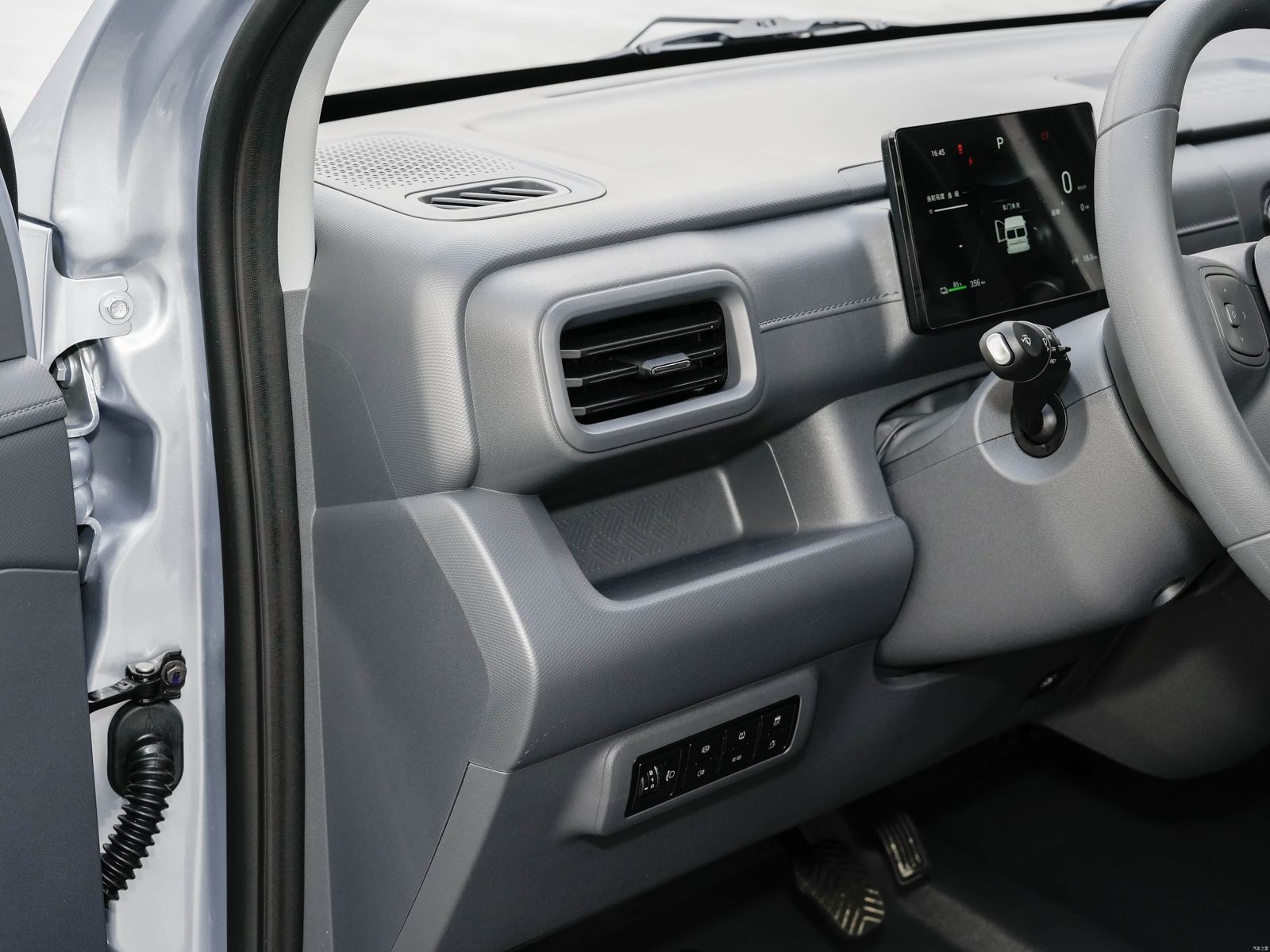 Wuling Yangguang L EV 2026 - interior, driver controls, China market