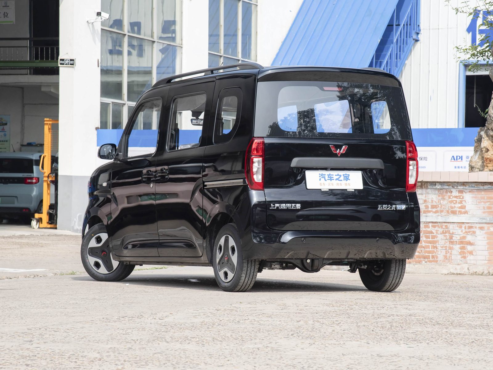 Wuling Zhiguang EV 2025 - exterior, rear three-quarter view, China market