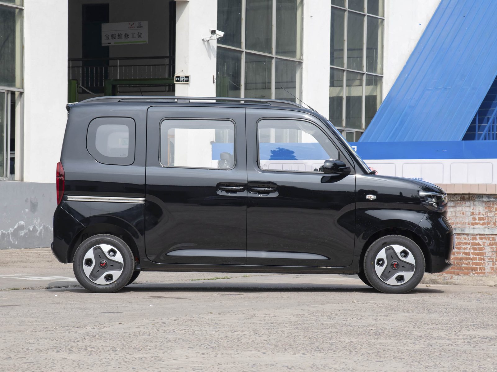Wuling Zhiguang EV 2025 - exterior, side view, China market