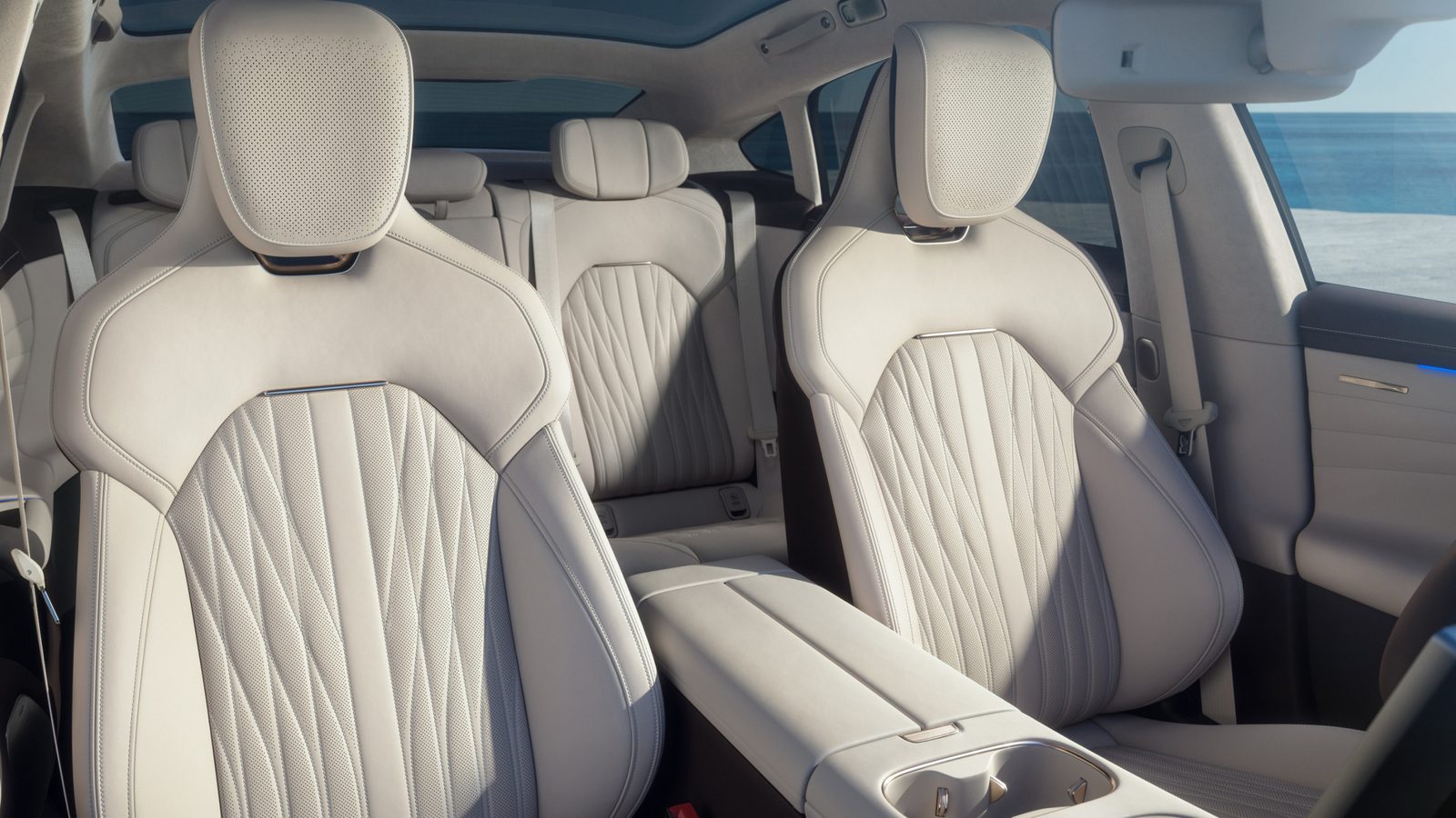 Xiaomi SU7 First Generation 2026 - interior, front seats light interior, color Light interior, China market