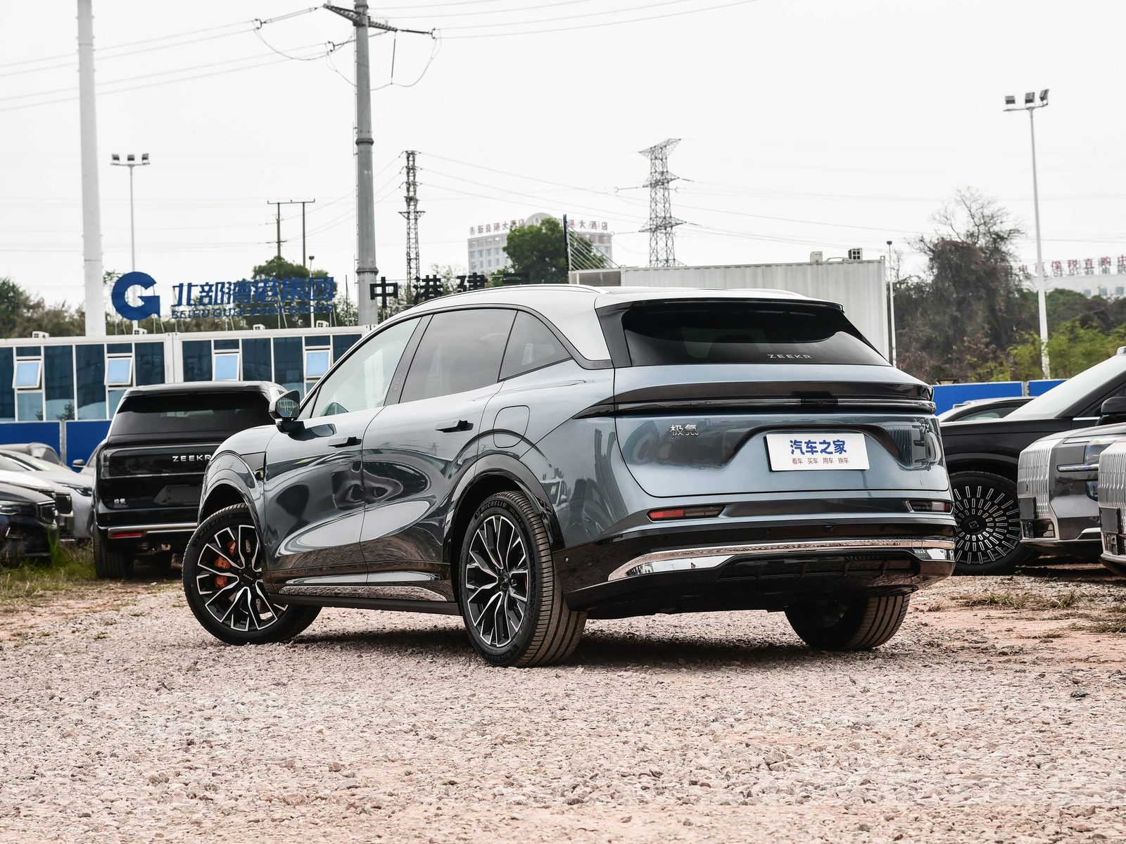 Zeekr 7X 2025 - exterior, rear three quarter live, China market